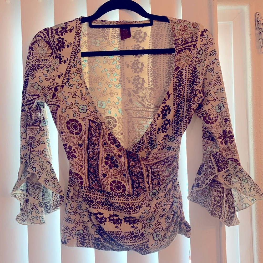 Boho patterned long bell sleeves